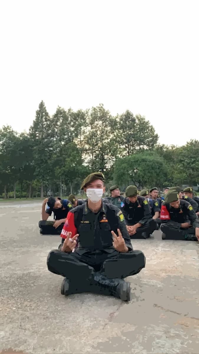 Territorial Defense Student serving as platoon leader